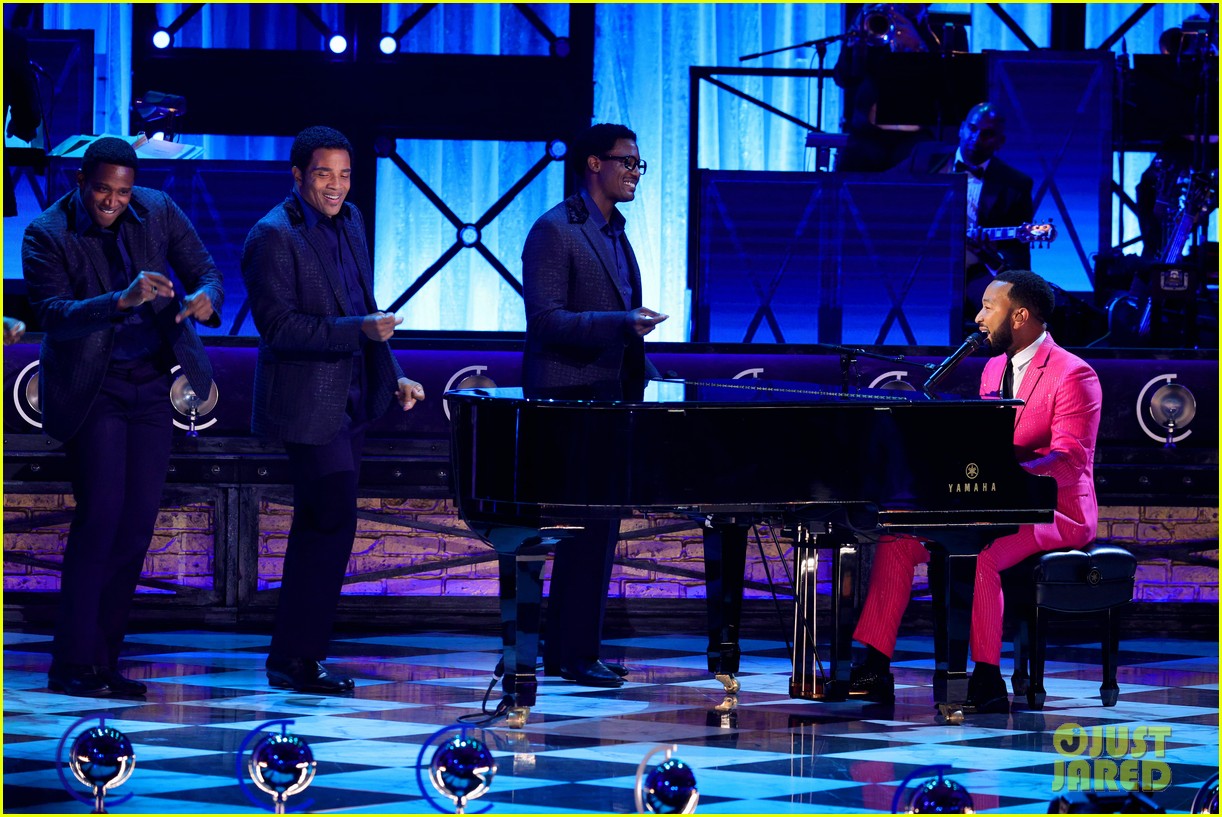 john legend performs with aint too proud cast at tony awards 134633125