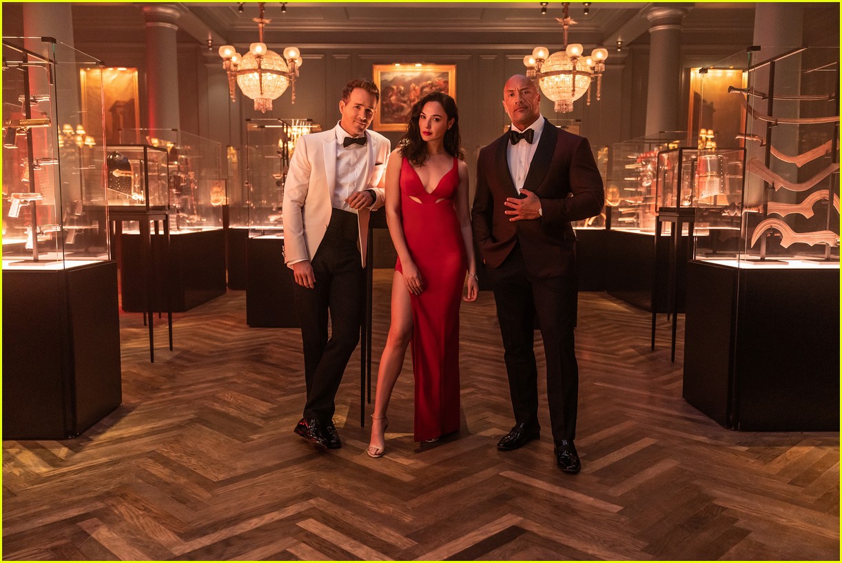 'Red Notice' First Look: Gal Gadot Fights Dwayne Johnson & Ryan