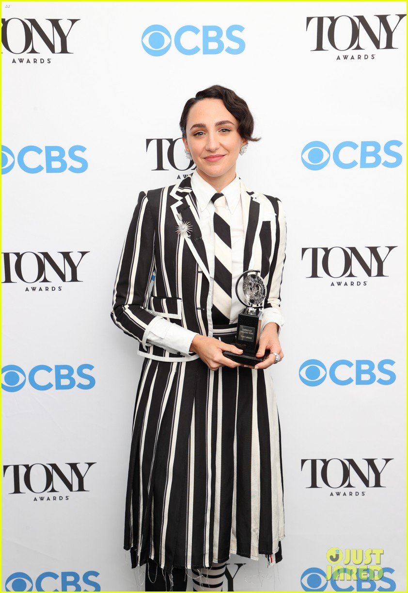 Jagged Little Pill's Lauren Patten Thanks NonBinary & Trans Colleagues