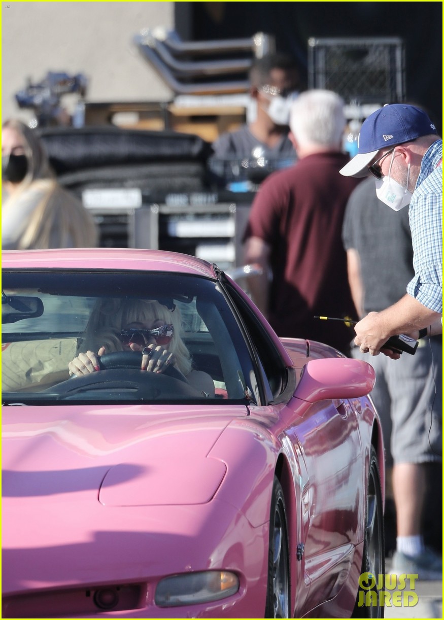 emmy rossum transform into angelyne filming upcoming mini series 114635809