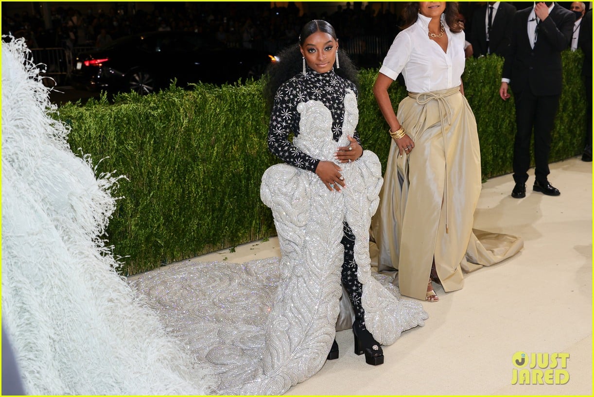 Met Gala 2021: Simone Biles Wears a Three-in-One, 88-Pound Area