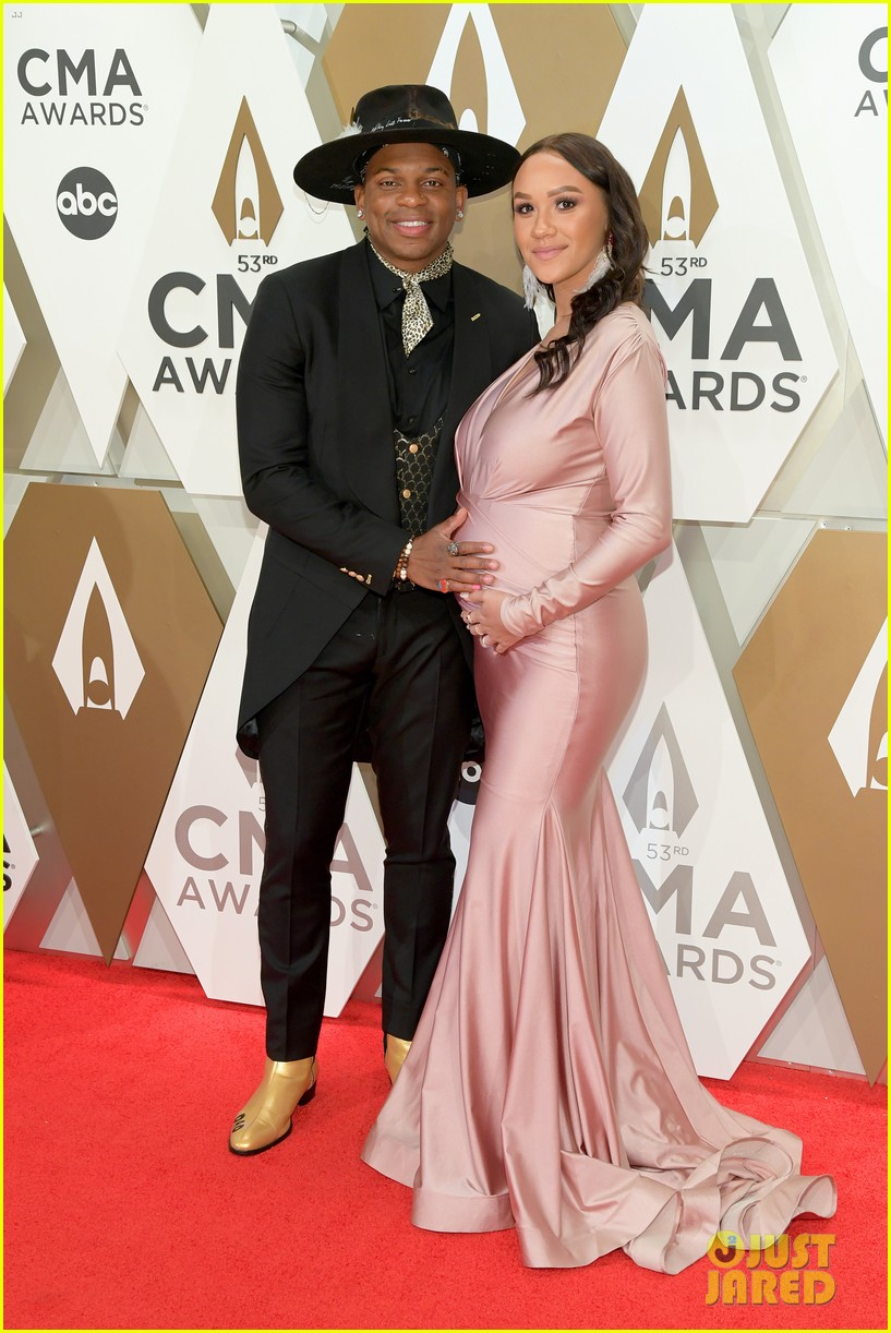 jimmie allen wife alexis welcome a baby girl 01