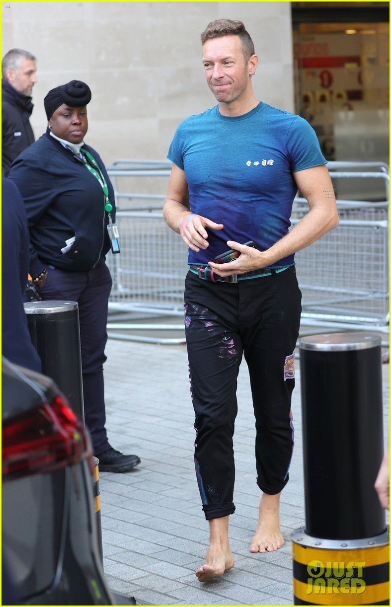 chris martin goes barefoot after bbc live lounge performance 01