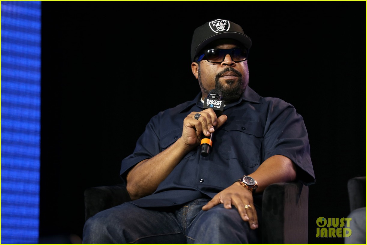 ice cube exits oh hell no after refusing vaccine 044652486