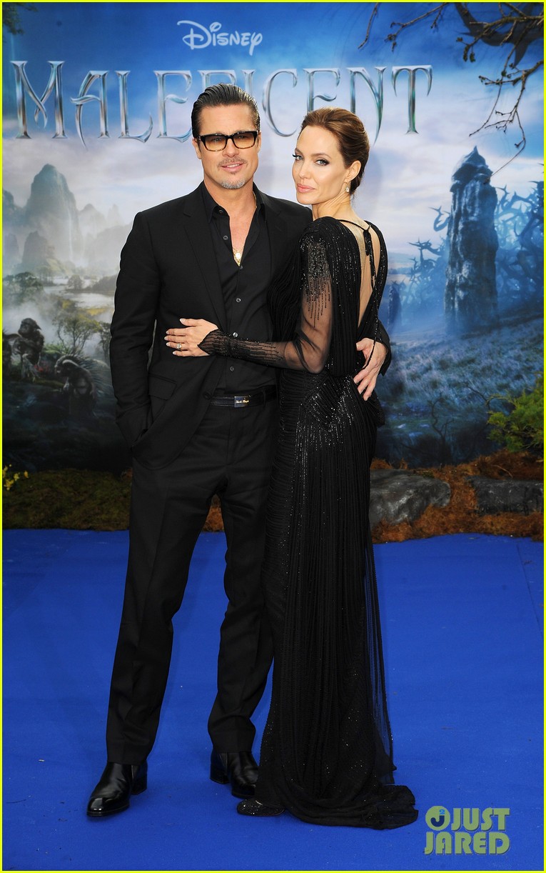 angelina jolie explains why she separated from brad pitt 04
