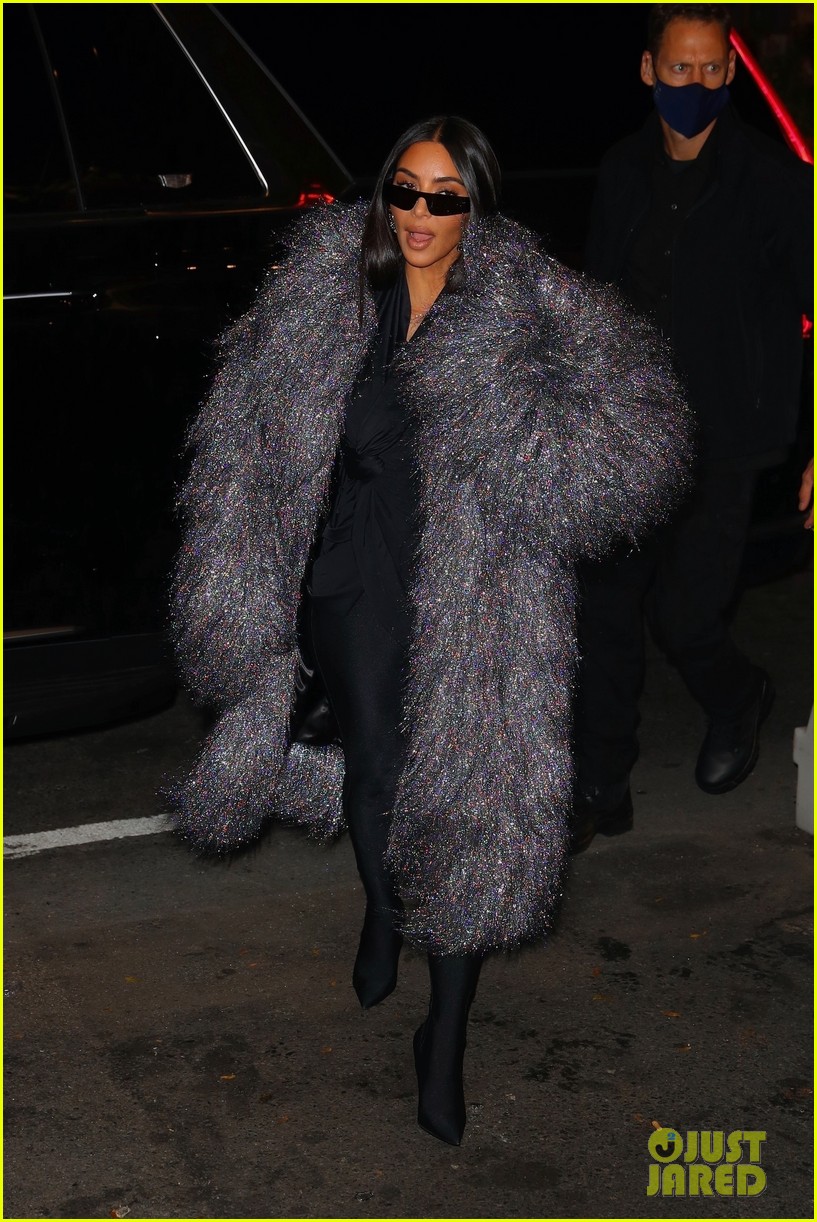 kim kardashian fuzzy coat for dinner 14