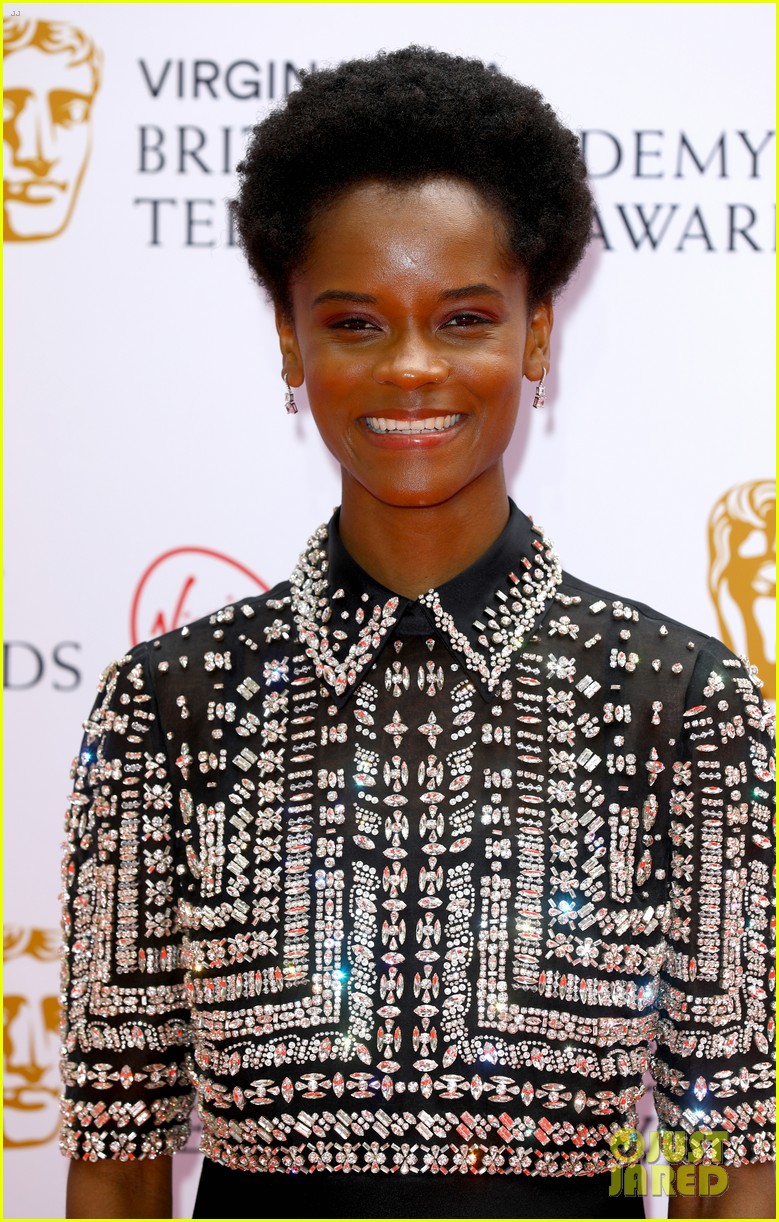 letitia wright calls out false stories about her antivaxx 04