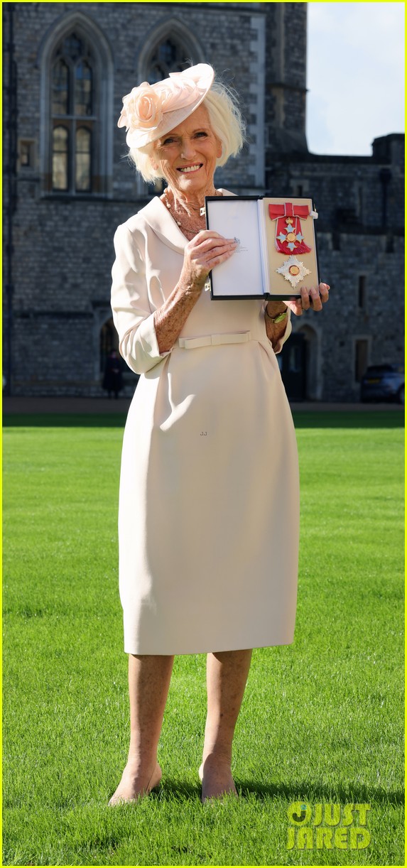 mary berry dame commander investiture 22