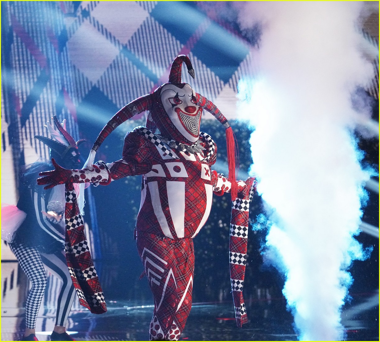jester performs on masked singer 034648034