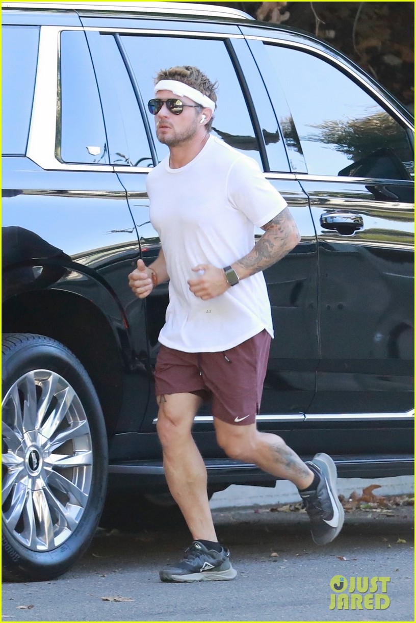 ryan phillippe ripped body at 47 shirtless photos 31