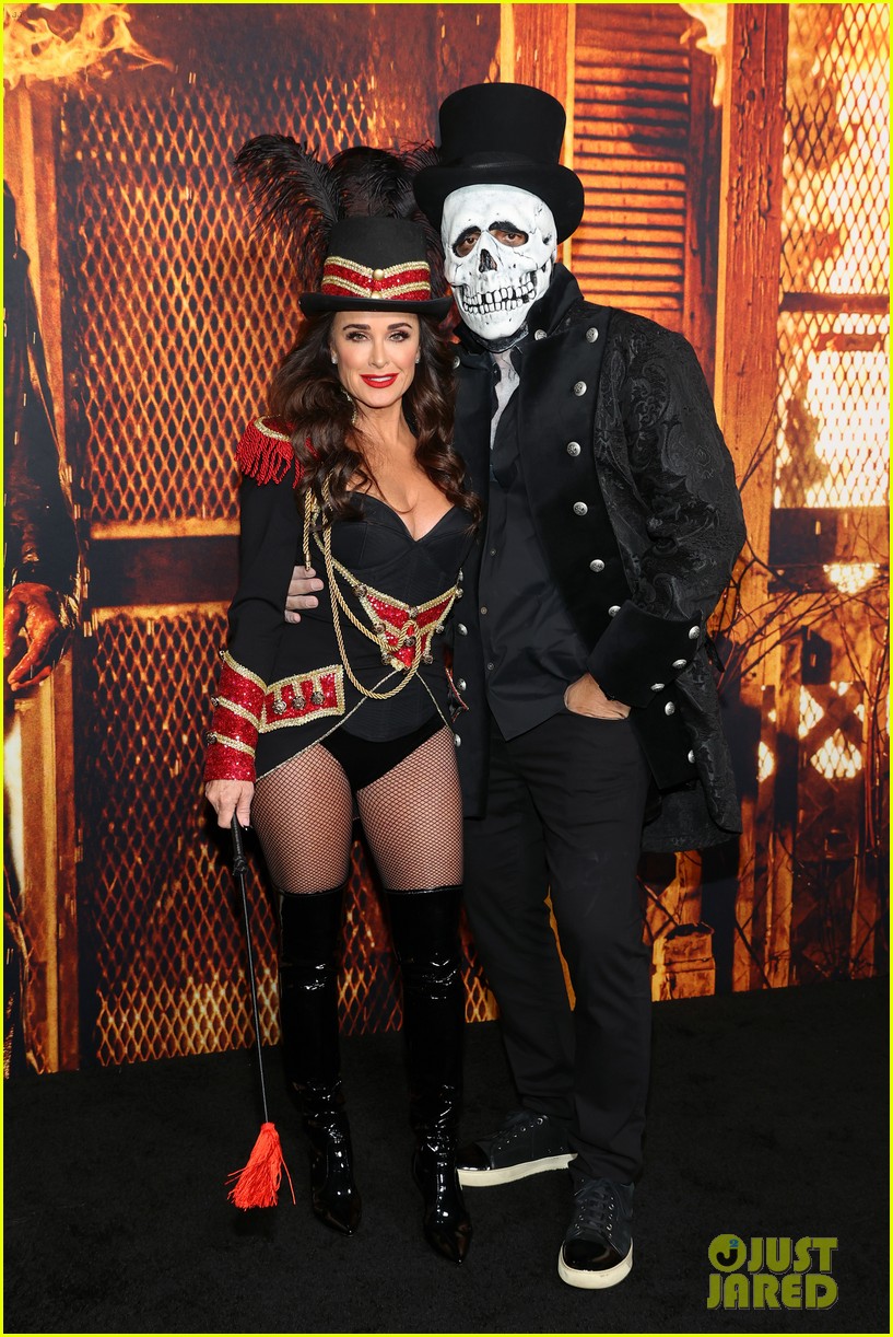 kyle richards joined by rhobh costars at halloween kills premiere 144647428