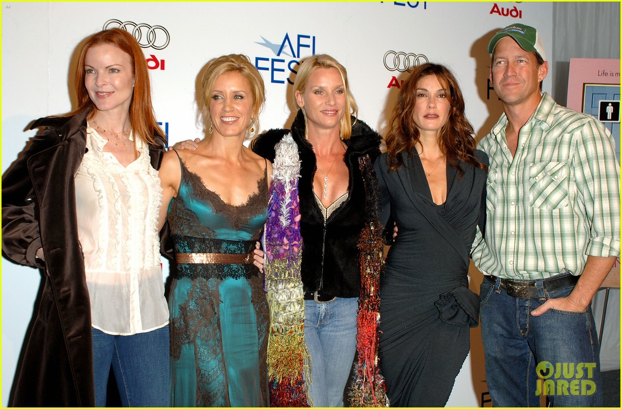 Desperate Housewives' Teri Hatcher & James Denton Reunite for Hallmark