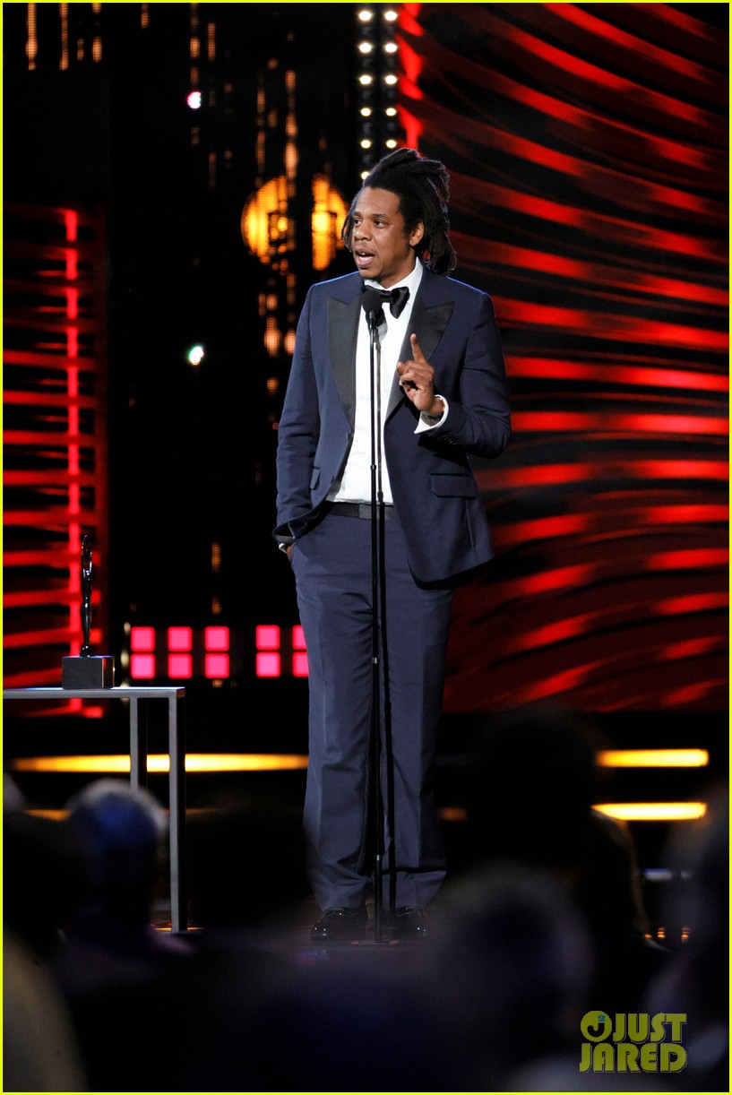 jay z honored during rock roll hall of fame 284652886