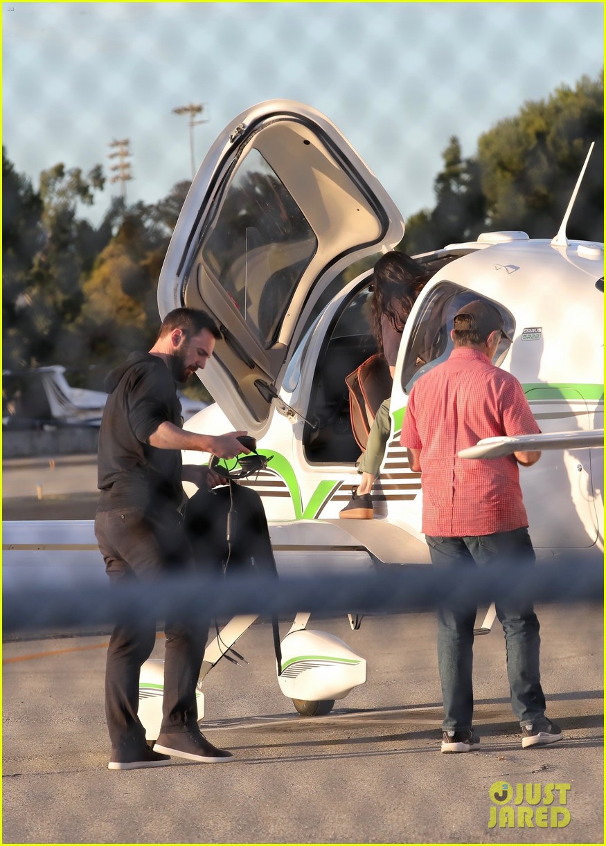 courteney cox johnny mcdaid take flying lessons 18