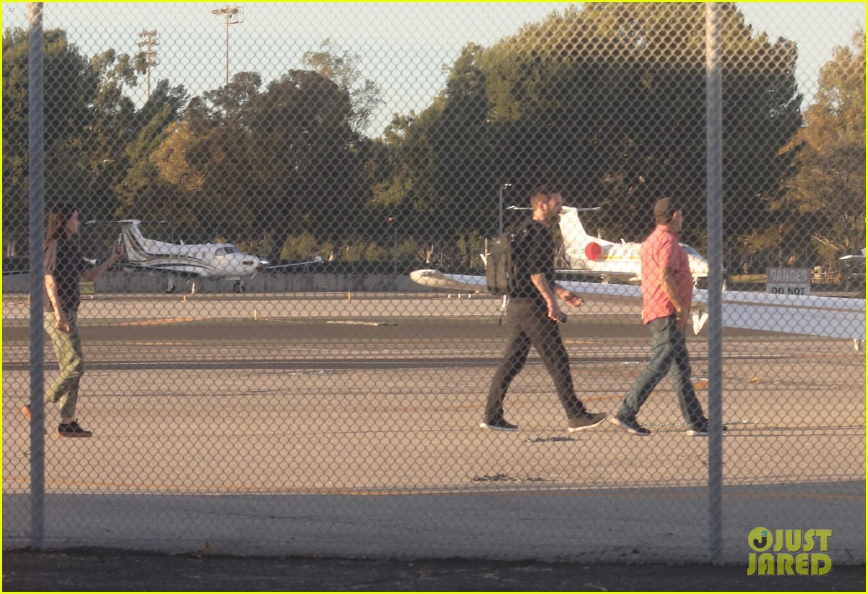 courteney cox johnny mcdaid take flying lessons 34
