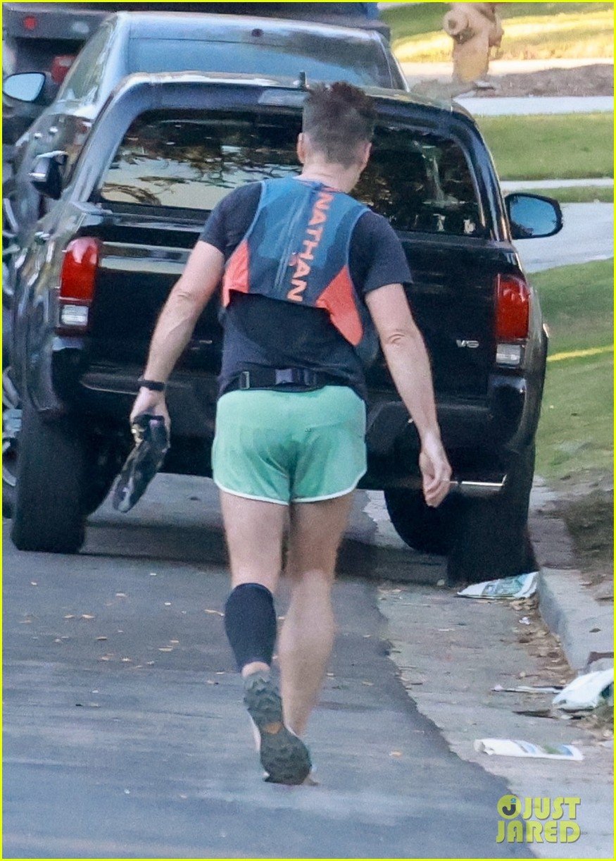 Colin Farrell Spotted in Short Shorts for a PostThanksgiving Workout