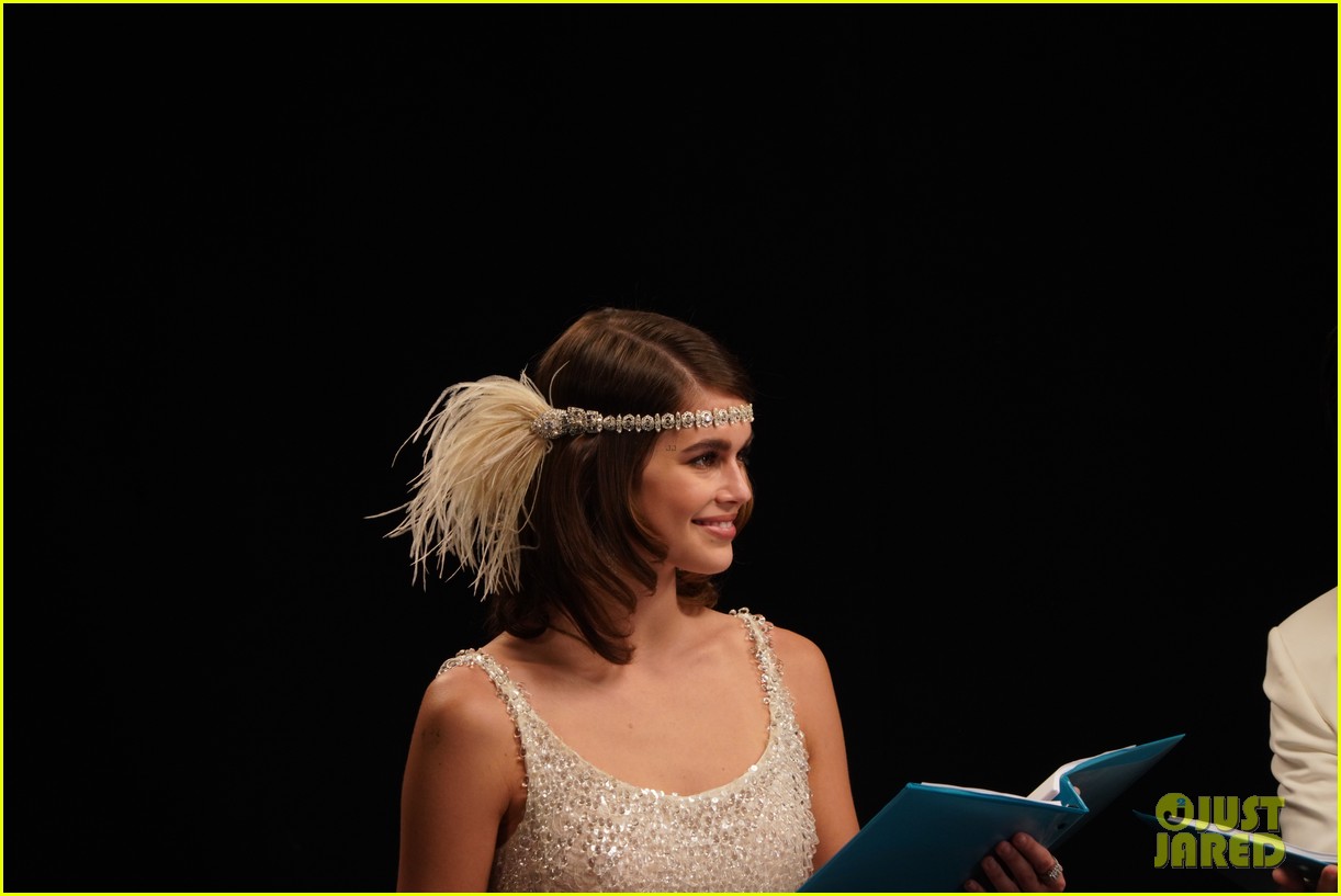 kaia gerber jake picking the great gatsby table read 214661274
