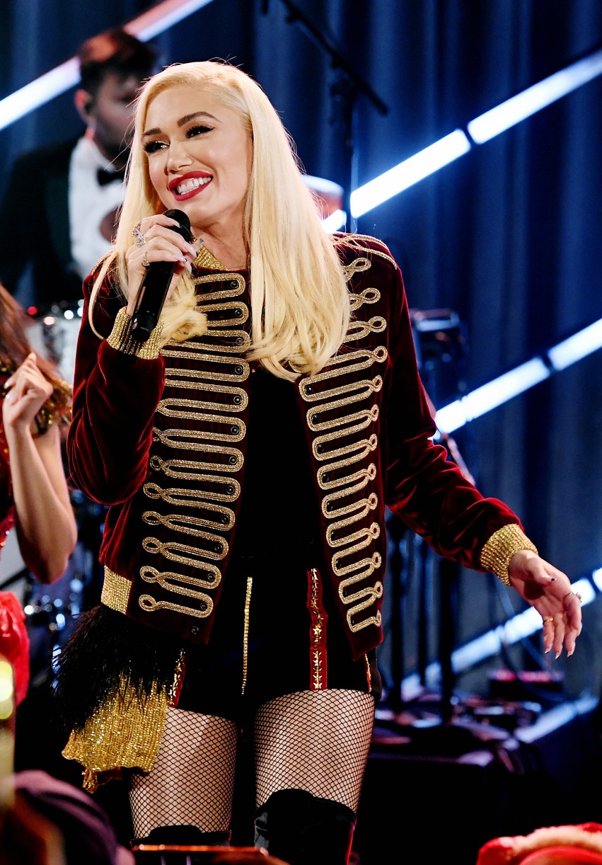 Gwen Stefani Donates Her Las Vegas Residency Check To Children's(01)