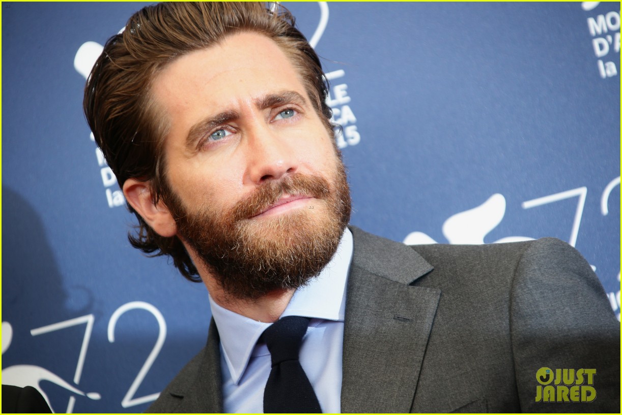 jake gyllenhaal trending ahead of taylor swift all too well launch 084662034