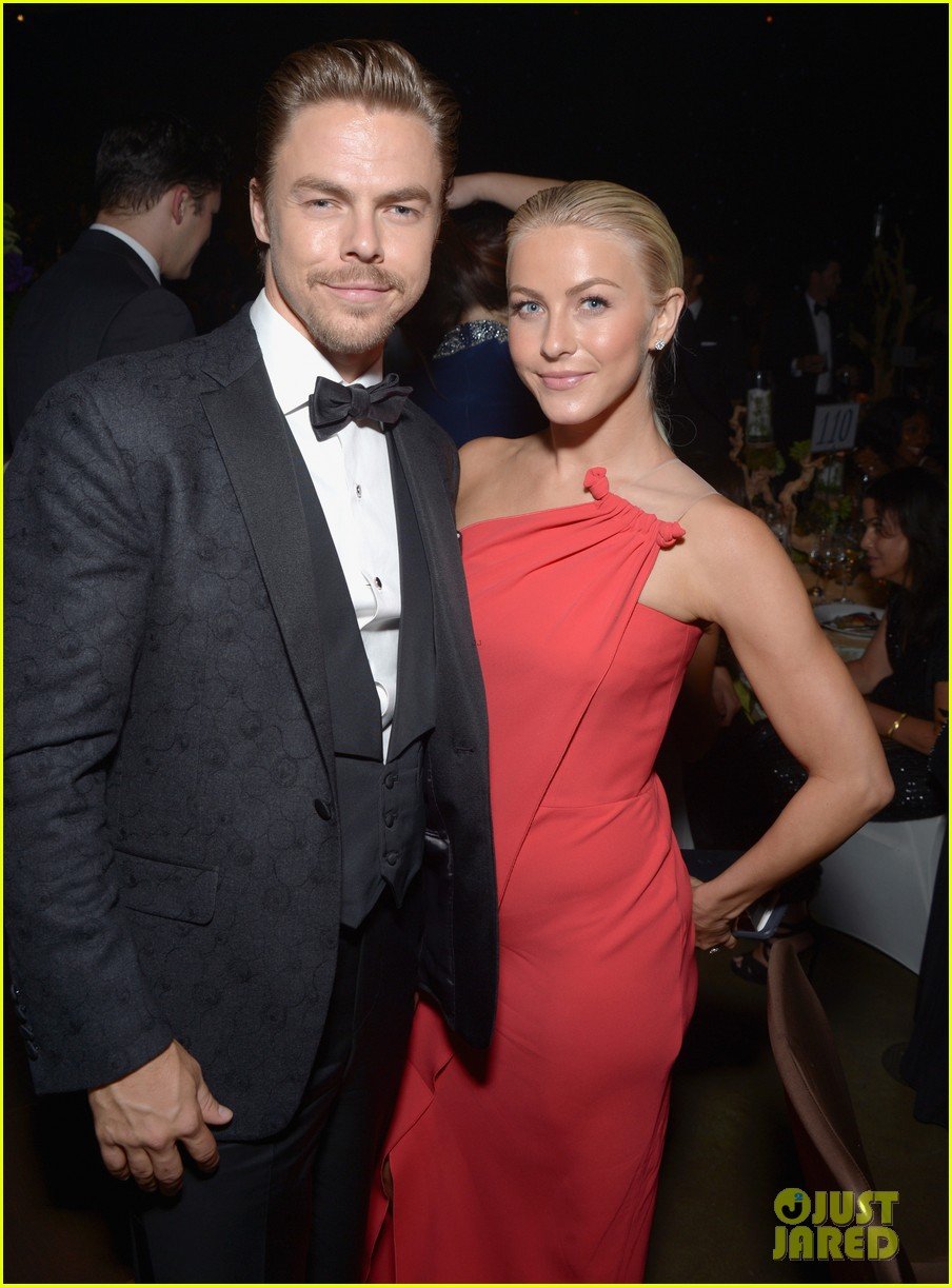 Julianne Hough To Guest Judge in Place of Brother Derek Hough on 'DWTS(02)