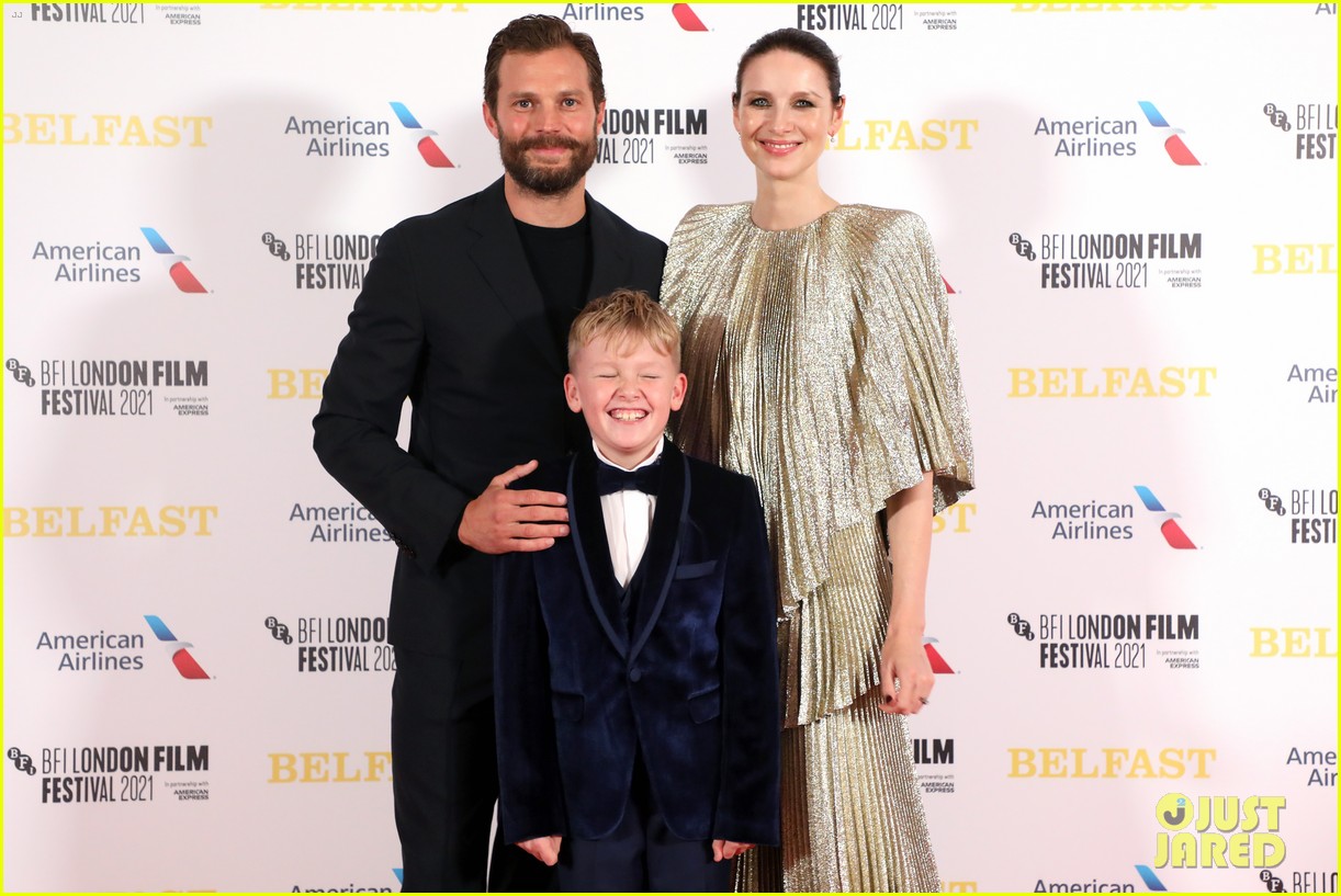 Jamie Dornan Performs 'Everlasting Love' at the Premiere of 'Belfast