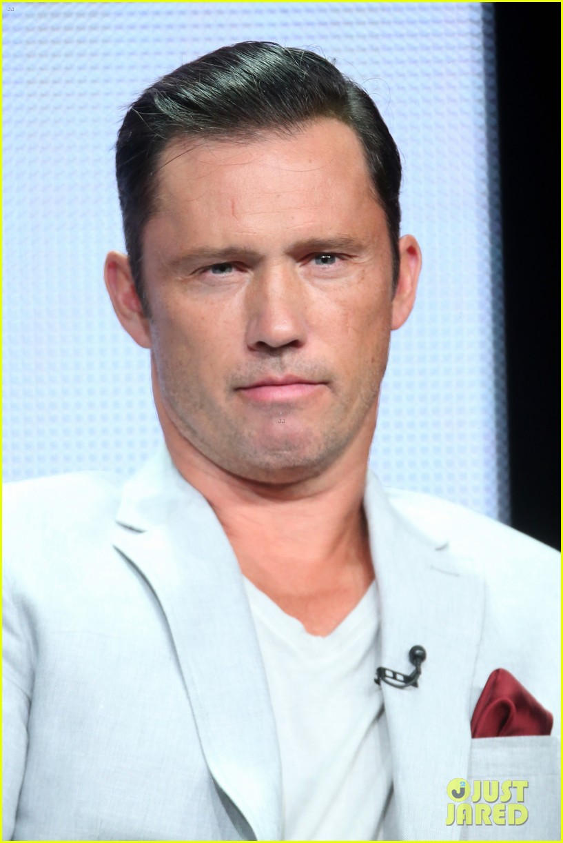 jeffrey donovan cast in law and order revival 014653585