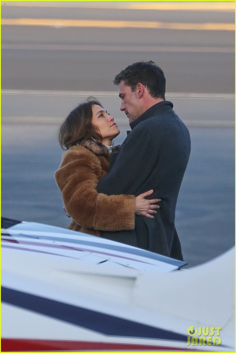 Jennifer Lopez Gets Kisses From Ben Affleck Ahead Of Her Flight Out Of(00)