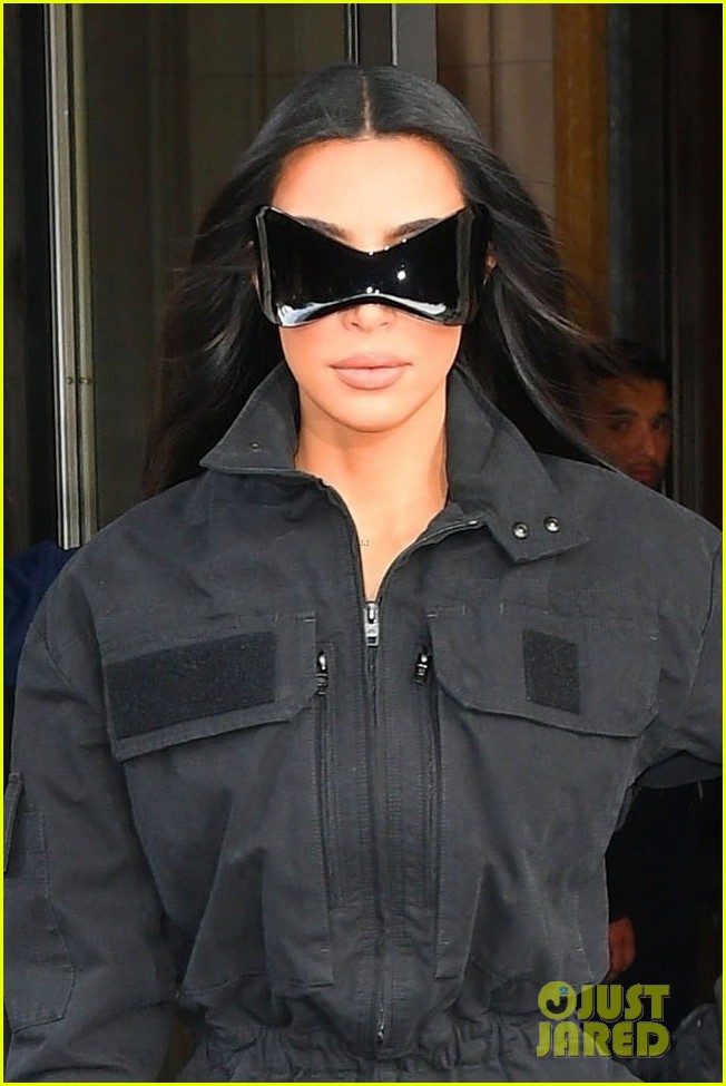 kim kardashian steps out day in new york city 034654094