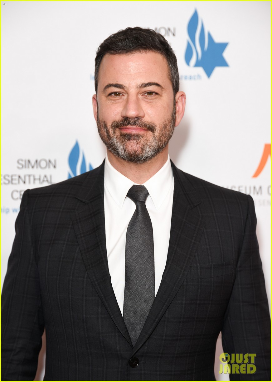 Jimmy Kimmel Explains His 'Frightening' Thanksgiving Mistake Photo