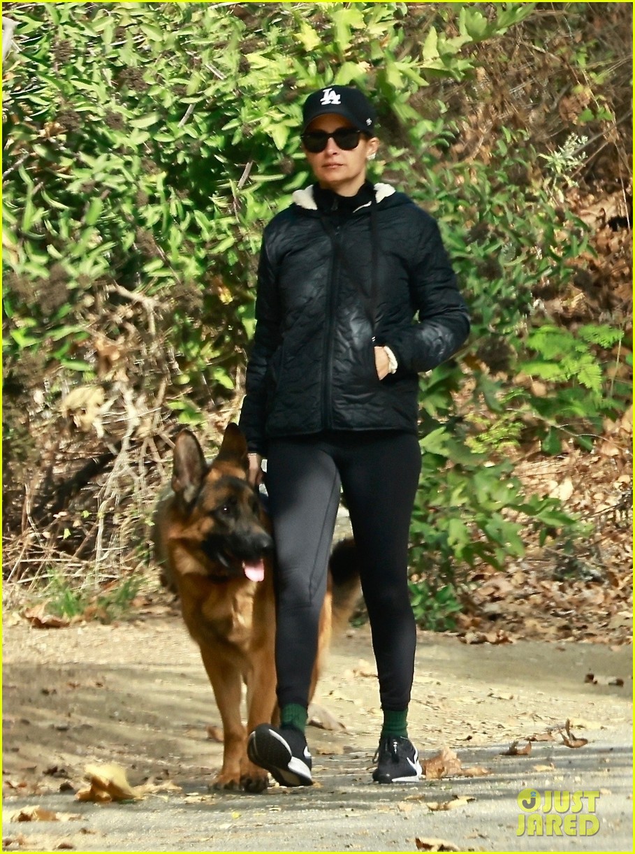 nicole richie joel madden go for morning hike with their dogs 124664669