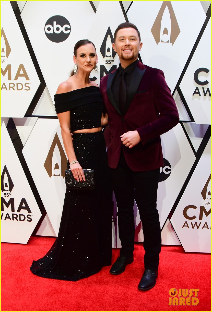 Maren Morris & Gabby Barrett Couple Up With Their Hubby's At The CMA