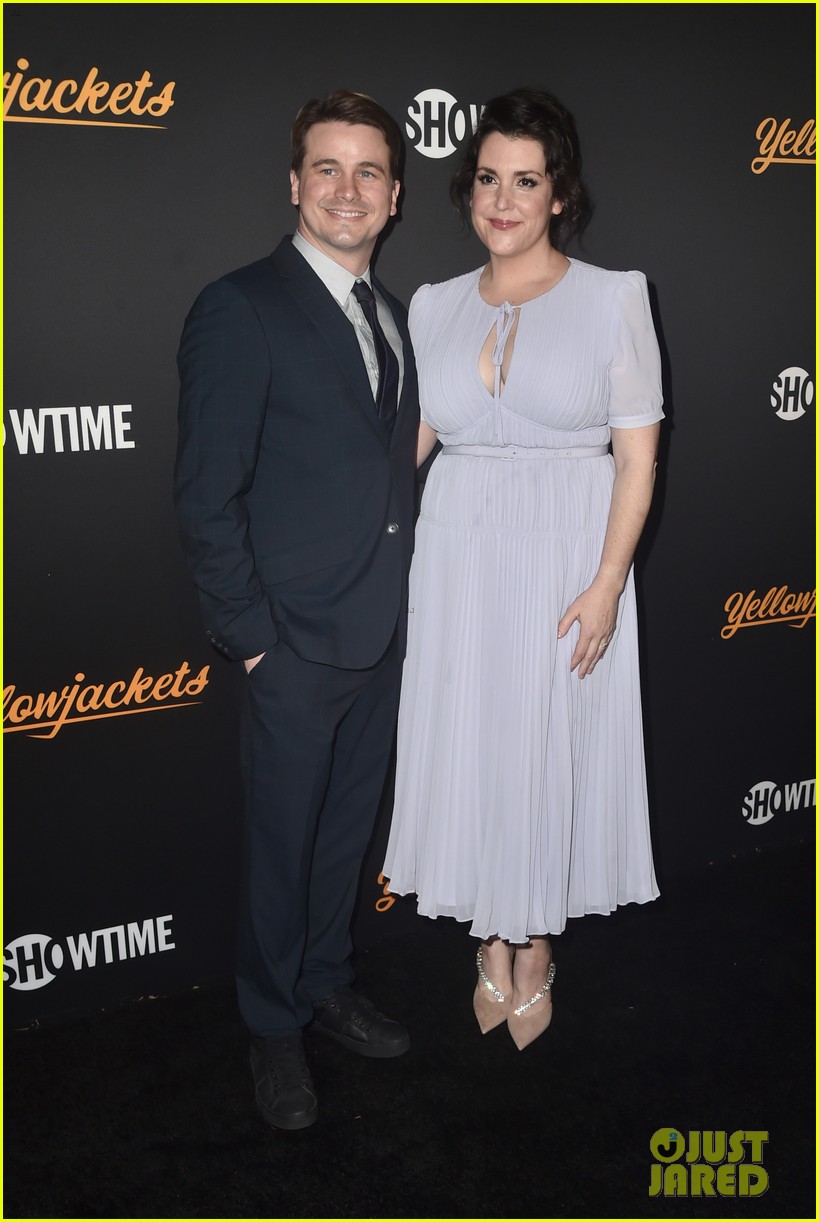 Christina Ricci Shows Off Baby Bump & Walks 'Yellowjackets' Red Carpet