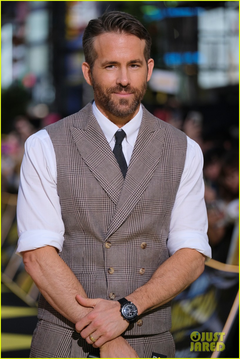 Ryan Reynolds Says He Was 'Quietly Terrified' of the Possibility of(02)