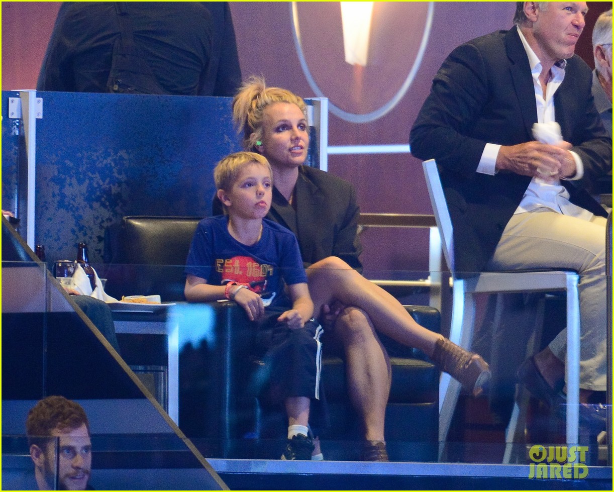 britney spears rare new photos with her kids 17