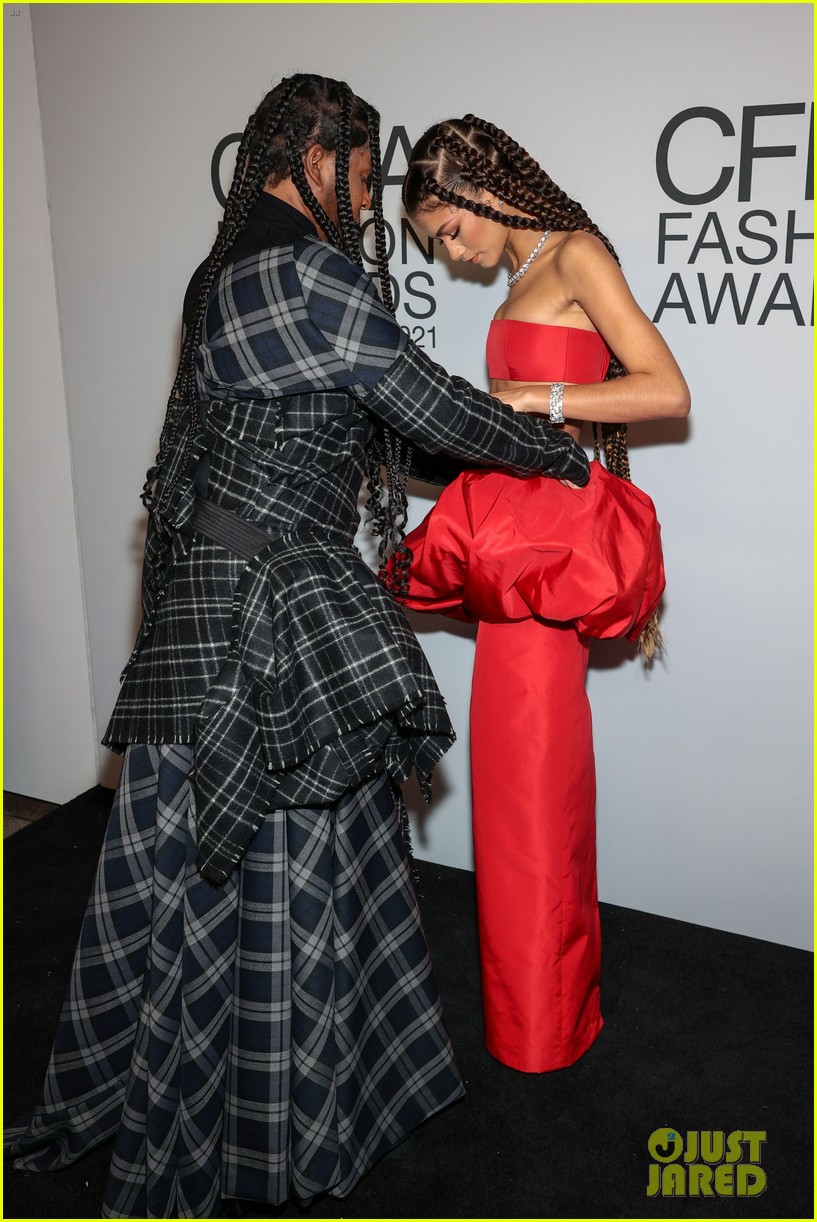 Zendaya Makes History As Youngest Winner of Fashion Icon Award at CFDA