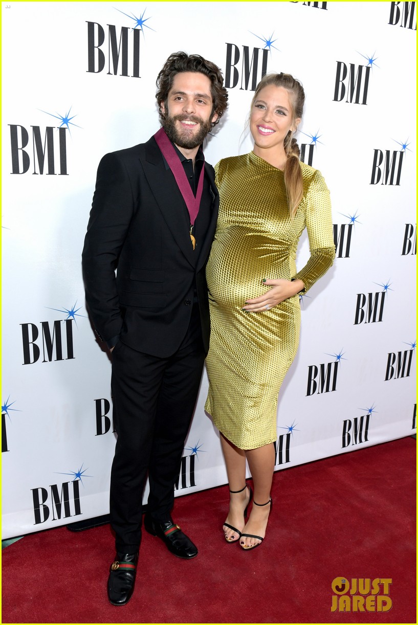 Thomas Rhett & Wife Lauren Akins Share 'First Christmas Selfie' with