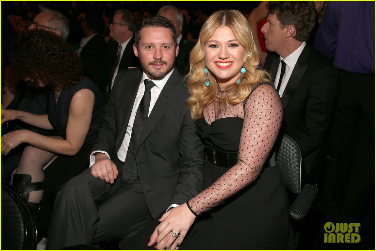 kelly clarkson evict her ex husband 064681426