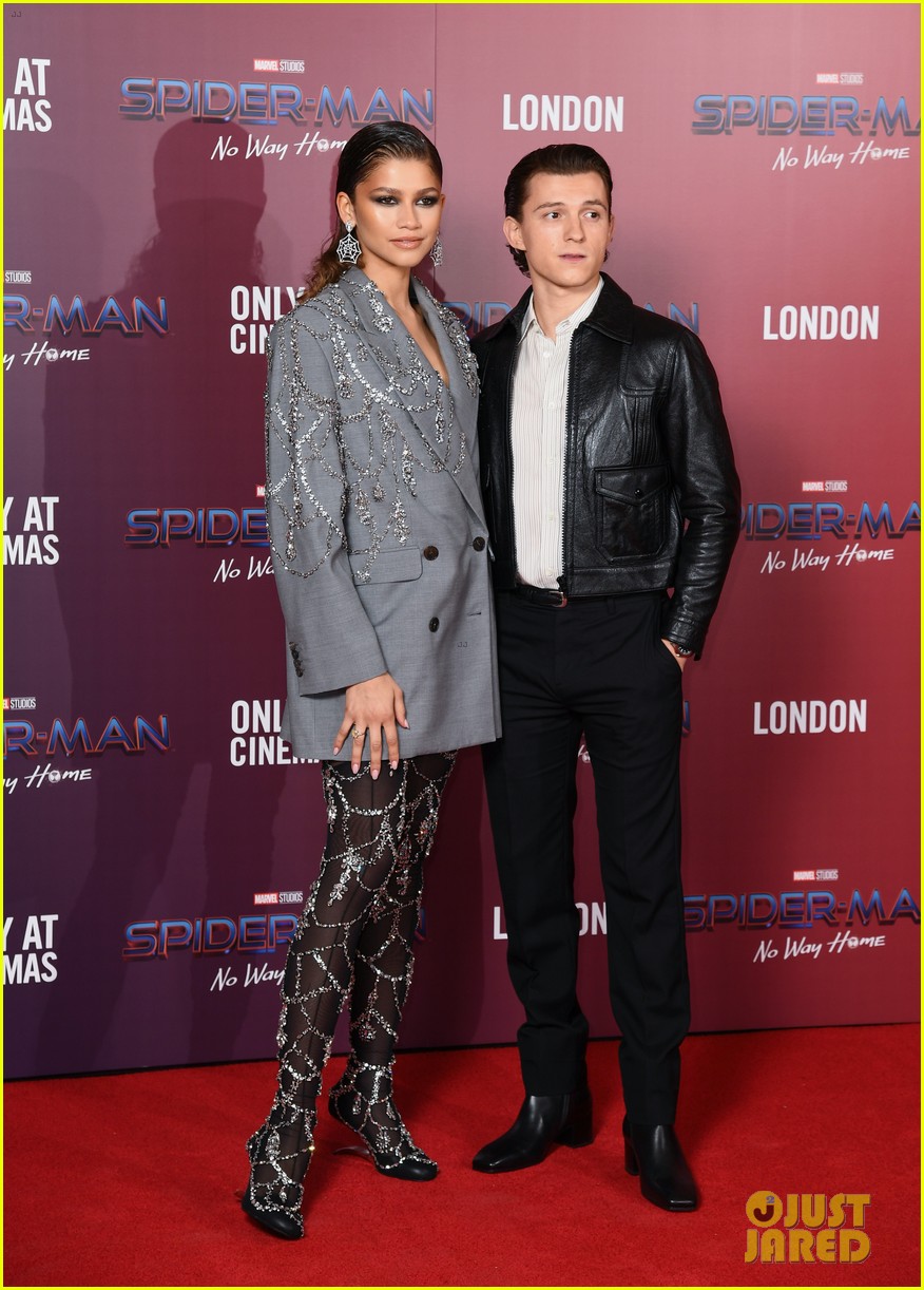 Tom Holland & Zendaya Were Told Not to Date, 'SpiderMan' Producer(02)