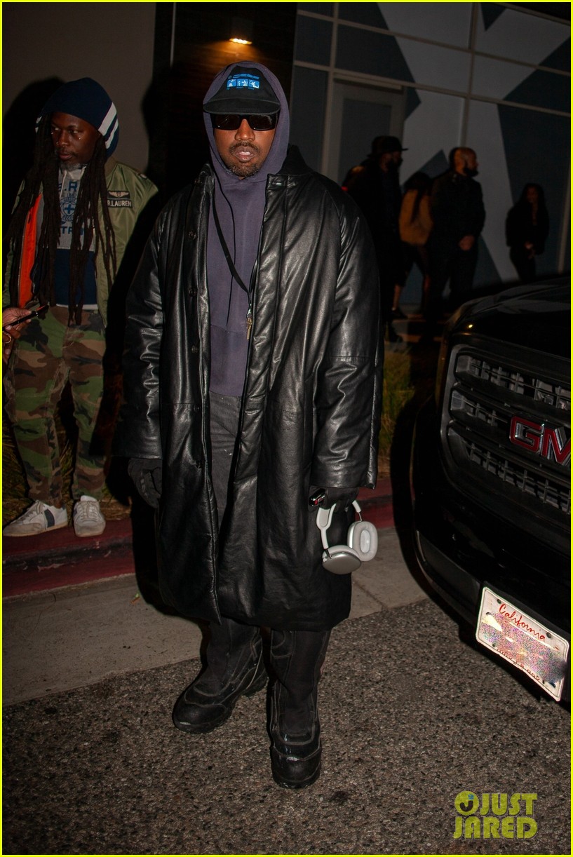 kanye west attends offsets birthday party 054681851