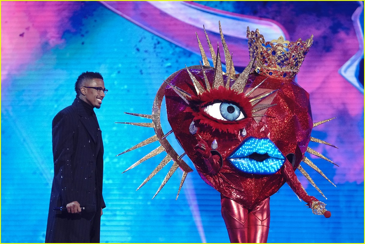 masked singer clues for queen of hearts 144679336