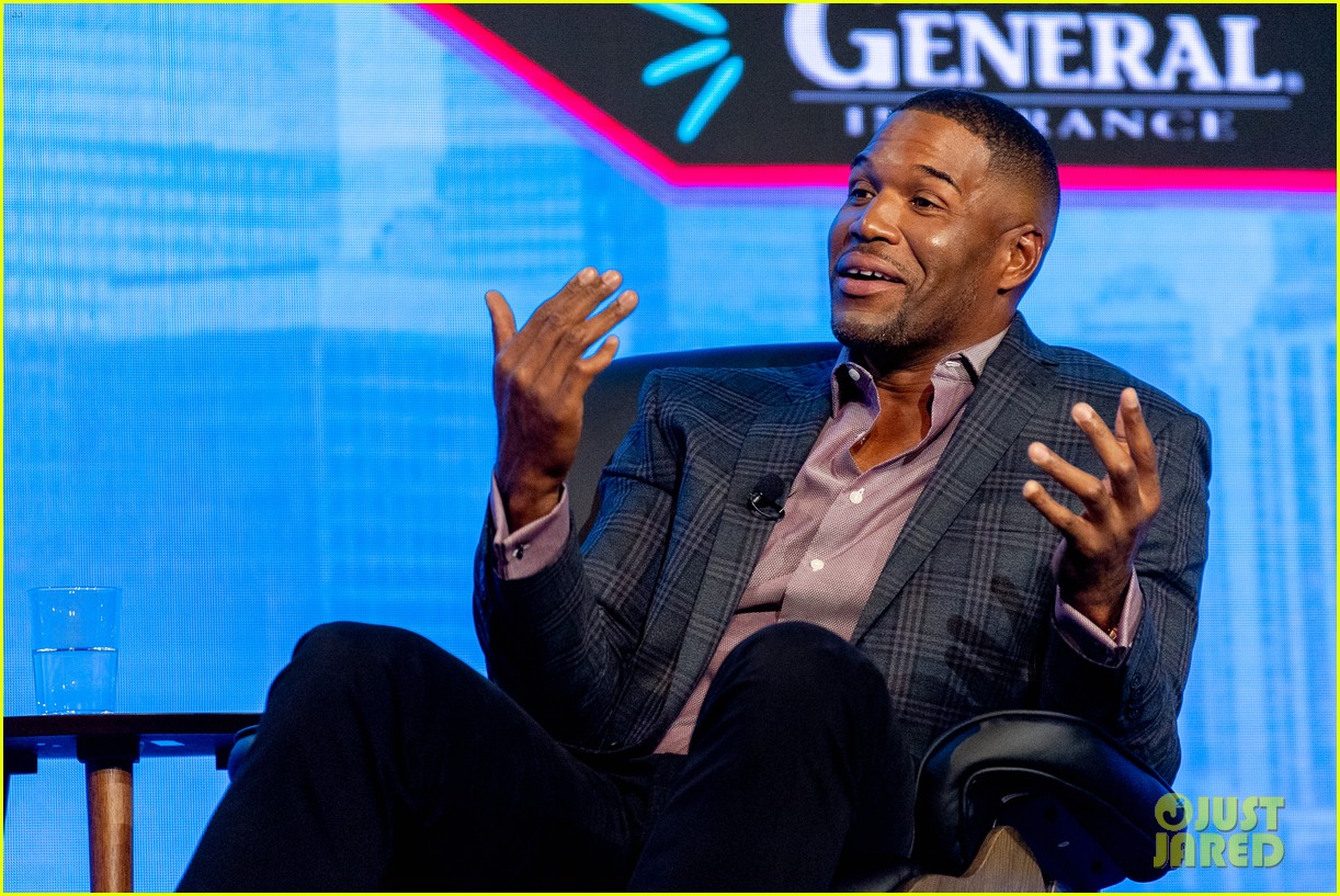 michael strahan flies to space 04