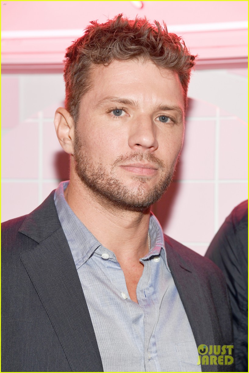 fans thought ryan phillippe came out as gay 01
