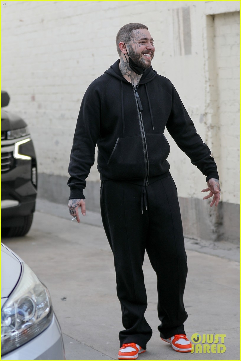 post malone all smiles shopping in beverly hills 05