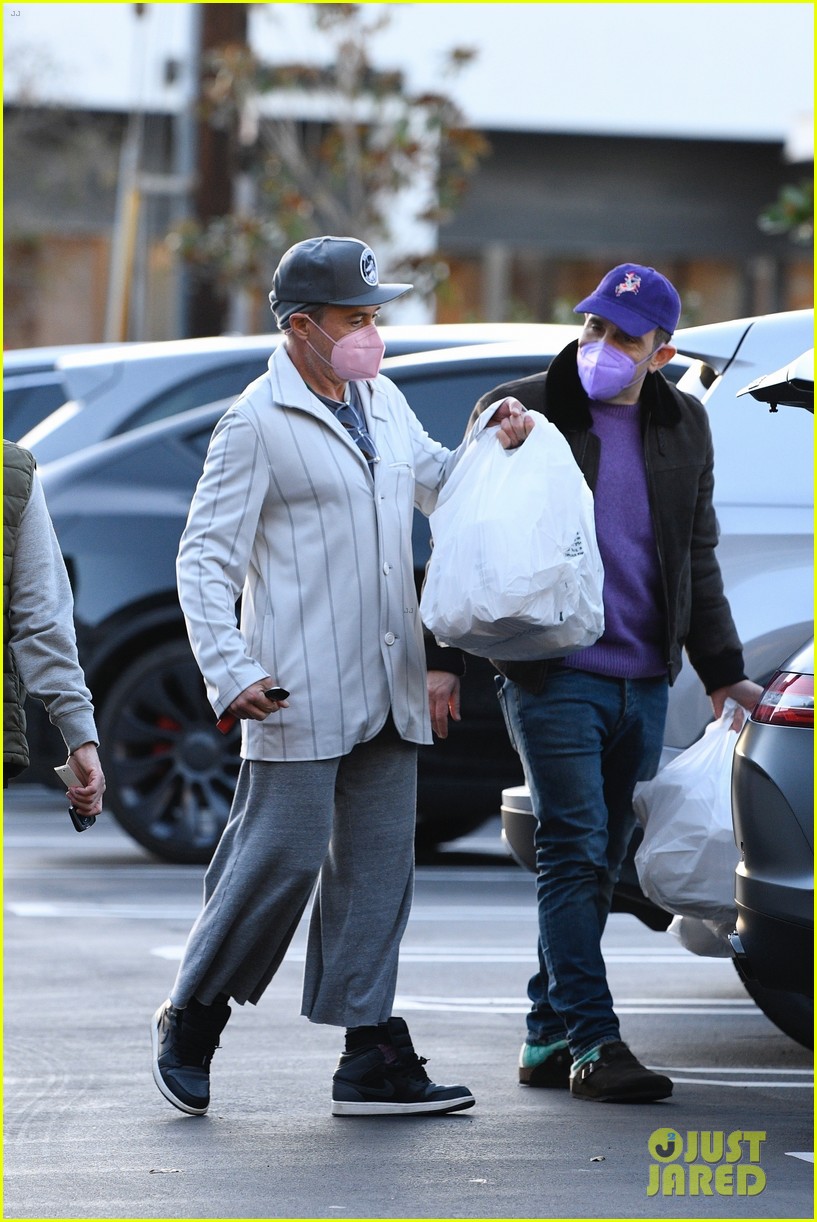 robert downey jr goes post christmas shopping with a friend 08