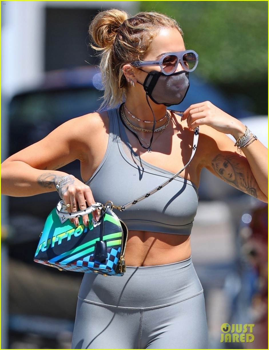 rita ora shows off her fit physique while hitting the gym 04