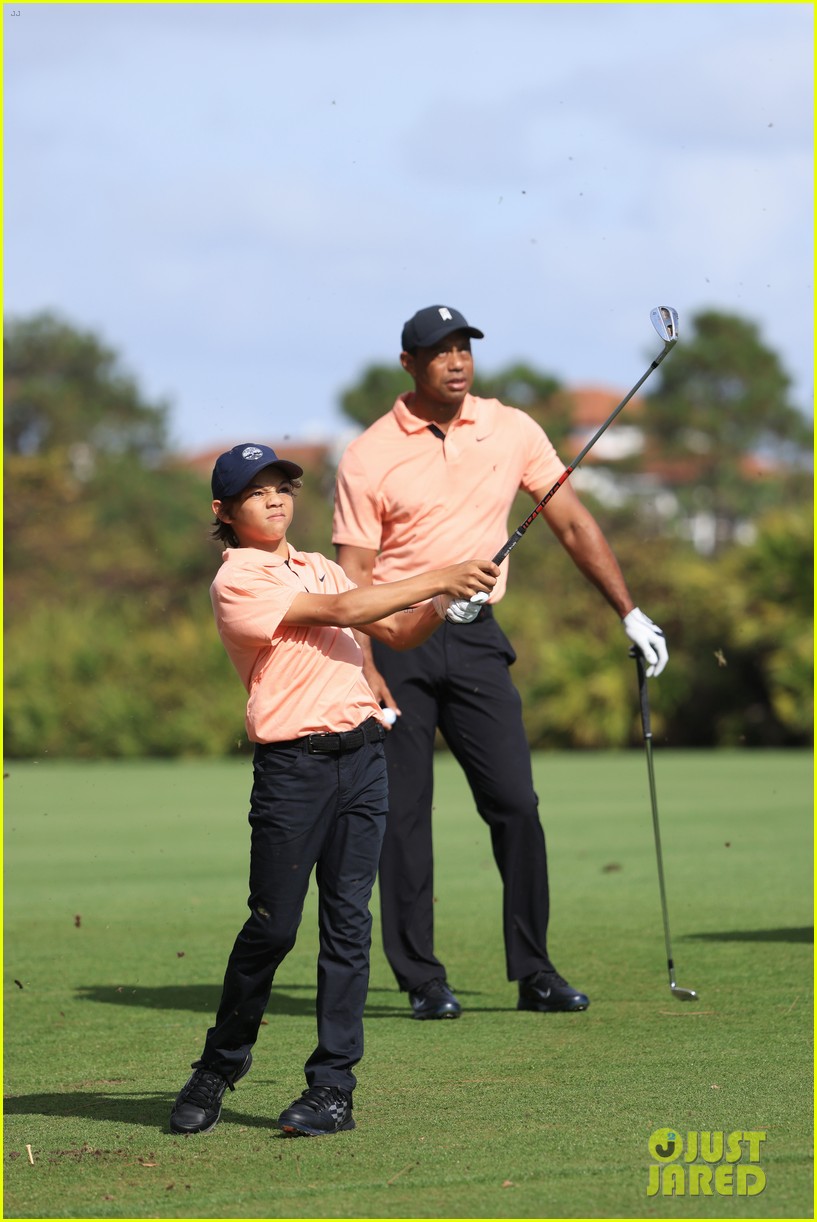 tiger woods son charlie matching outfits pnc champshionship round 1 014680563