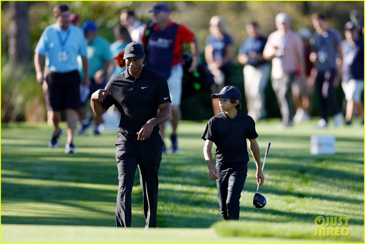 tiger woods plays golf with son charlie woods 194680137