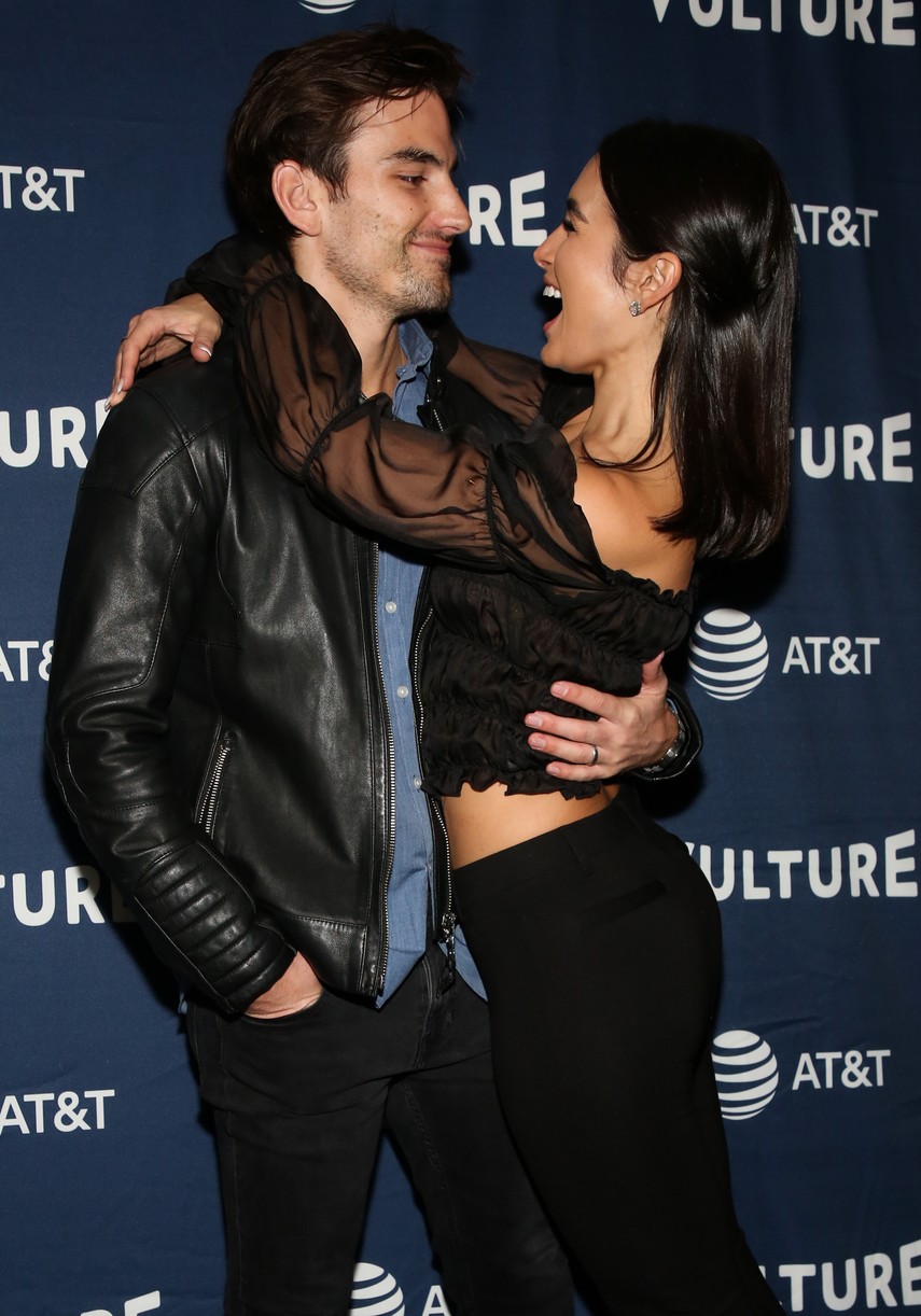 Bachelor Stars Ashley & Jared Haibon First Child(02)