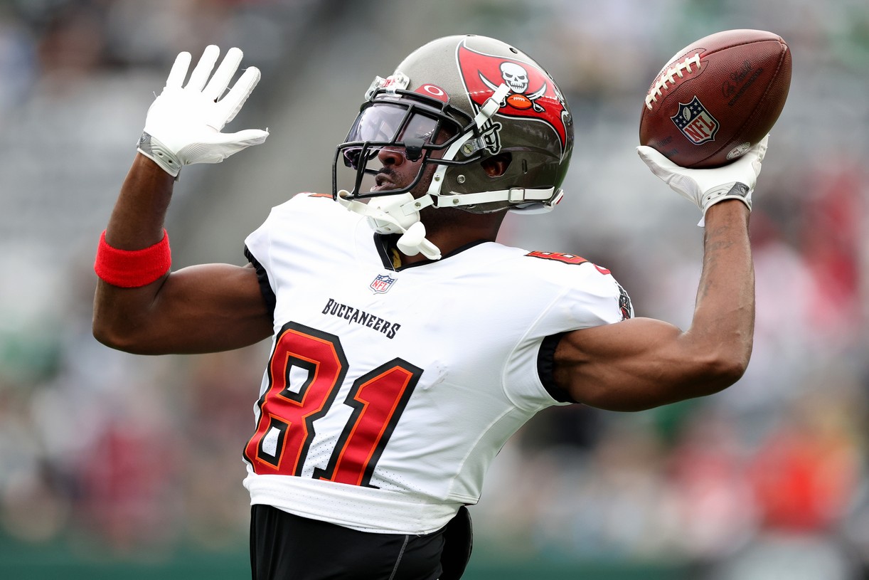 antonio brown cut from bucs after exit 094685820