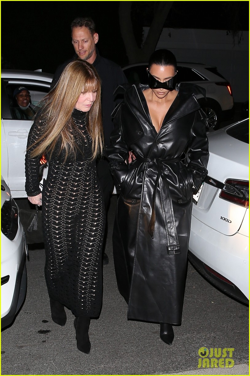 kim kardashian wears large sunglasses black leather trench coat art gallery 09